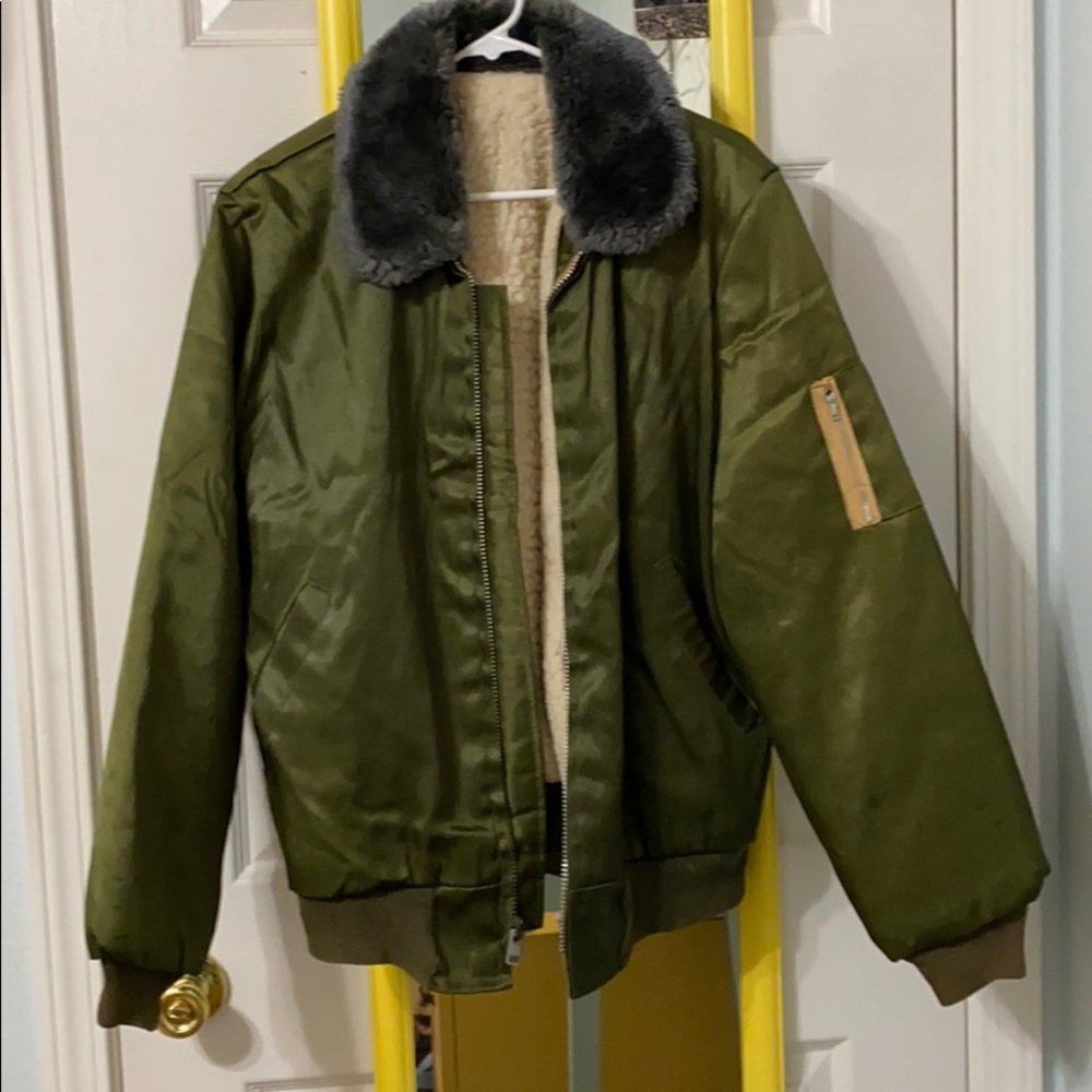 Heavy duty jacket w/o a hood